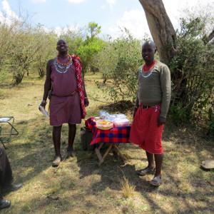 P-masai-mara-picnic-people