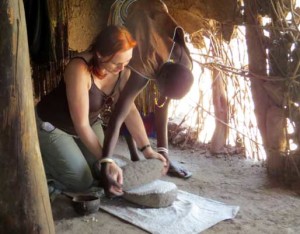 P-grinding flour-africa-women-hut